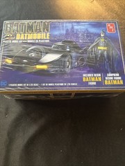 Batman Batmobile AMT Plastic Model Kit w/ Resin Batman Figure 1:25 DC Comic NIB