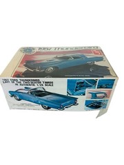 AMT 1957 Ford Thunderbird Modern Classic 1:25 Scale Model Kit T392 NOS Sealed