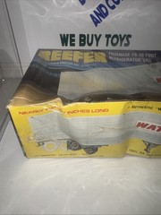 SKILL 3 MODEL KIT FRUEHAUF FB 40′ REEFER TRAILER “WATKINS” 1/25 BY AMT AMT1421