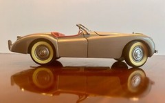 Danbury Mint 1949 Jaguar XK120 Diecast Model Car 1:24