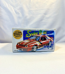 MPC FORD Mustang Cobra “Snake Bite” 2 ‘n 1 model kit NEW in FACTORY SEALED BOX