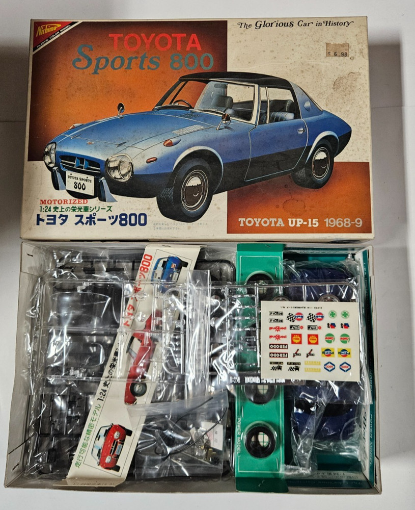 Vintage Nichimo 1/24 Toyota Sports 800 model kit Motorized
