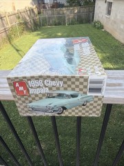 AMT 1958 Chevy Impala Plastic Model Car Kit #38209 Sealed Box 1:25 Box Dmg