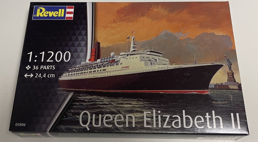 Revell Germany 1/1200 Cunard Queen Elizabeth 2