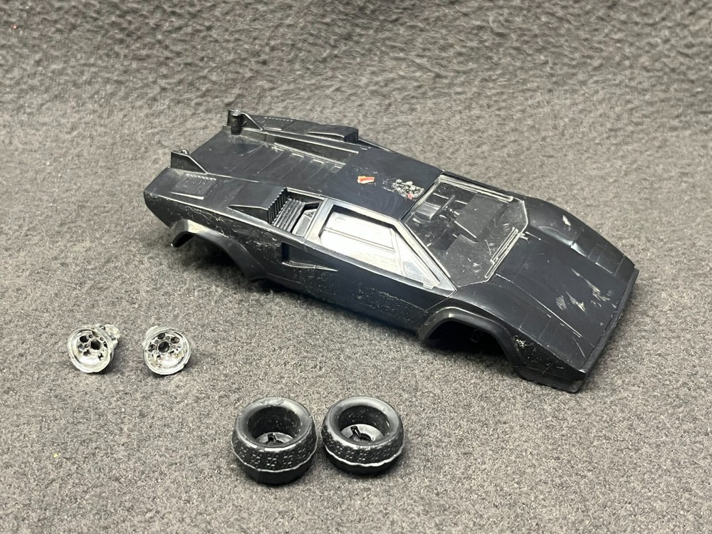 Revell Snaptite Lamborghini Countach Model 1/32 Missing Parts Super Car Sports