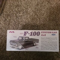 Moebius Models 1970 Ford F-100 1:25 Custom CAB 4×4 Pickup Truck