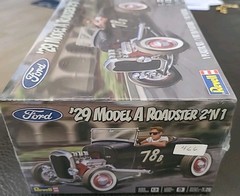 Revell 1/25 Scale Ford ’29 Model A Roadster 2’n1 NIB Sealed Model Kit 85-4463