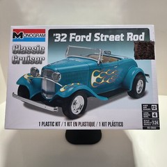 1932 Ford Street Rod Classic Cruiser Model Car Kit by Monogram 1:24 Scale.