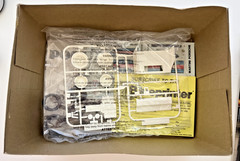 Vintage 1991 AMT ERTL Porsche 935 1:24 Scale #8866 Model Kit PARTS STILL SEALED