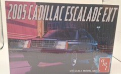 AMT 2005 Cadillac Escalade EXT 1:25 Scale Plastic Model Car Kit AMT1317 Sealed