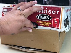 AMT Peterbilt 1:25 BUDWEISER 352 PACEMAKER CABOVER Truck Kit T551 ~Started AS-IS