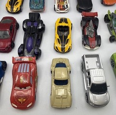 Hot Wheels Diecast Toy Car Lot – 20 Vehicles Including Lightning McQueen