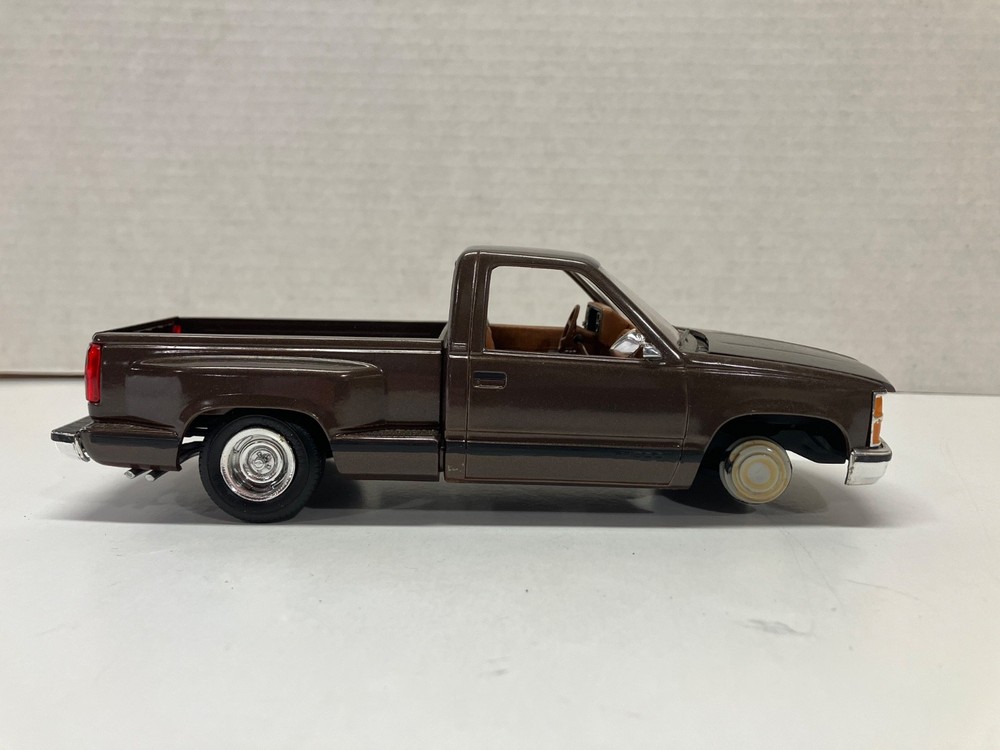VINTAGE AMT 1/25 SCALE JUNKYARD 1980’S CHEVROLET PICKUP TRUCK JUNKYARD KIT