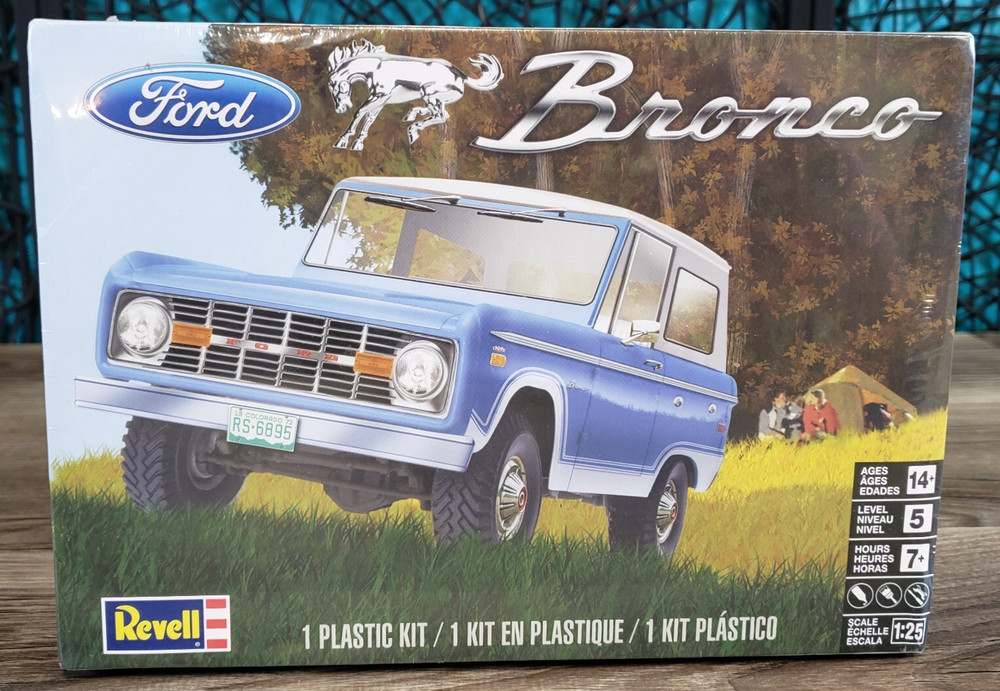 Revell 2016 Ford Bronco Plastic Model Kit 1:25 Level 5 New Sealed