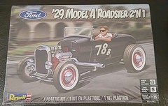 Revell 1/25 Scale Ford ’29 Model A Roadster 2’n1 Model Kit 85-4463 NIB Sealed
