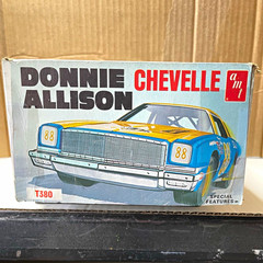 Read description AMT/Donnie Allison Pepsi Chevelle Stock Car Model Kit 1:25T380