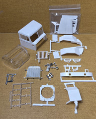 Autocar DC9964B Dump Truck CAB HOOD FENDERS 1:25 AMT NEW Model Kit PARTS