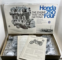 Vintage Honda 750 4 Cylinder Motorcycle Engine Model Kit 1970’s Entex 1/3 Scale