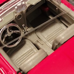 MotorMax 1:24 Scale Diecast 1967 Corvette, New In Sealed Package, Brilliant Red