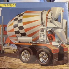 AMT Kenworth Transit Mixer 1/25 Model Kit Construction Trucks