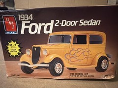AMT 1934 Ford Two-Door Sedan Two In One Stock Custom 1/25 Model Kit Open box