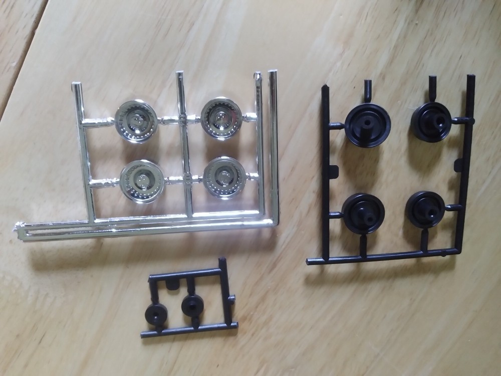 Wheels, Backs From Batmobile – AMT 1/25 – Parts