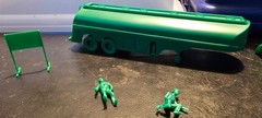 White-Fruehauf Gas Truck Sinclair Plastic model kit (Atlantic) Assembled