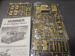 Academy 1350 Hummer M1025 Armored Jeep 1:35 Scale Model Minicraft Open Box
