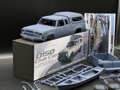 1/25 1979 Dodge D150 Club Cab Camper Truck Model Kit w/ Engine, Clears & Canoe