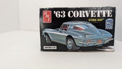AMT 1963 Corvette Sting Ray 1/25 Model Kit Sealed Parts Complete 142pc Street…