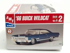 AMT ERTL ’66 Buick Wildcat 1:25 Scale Model Kit 1966 NEW / Sealed Bags – READ