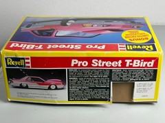 REVELL 1/25 SCALE PRO STREET- T BIRD KIT # 7189/Vintage*Missing 2 tires*