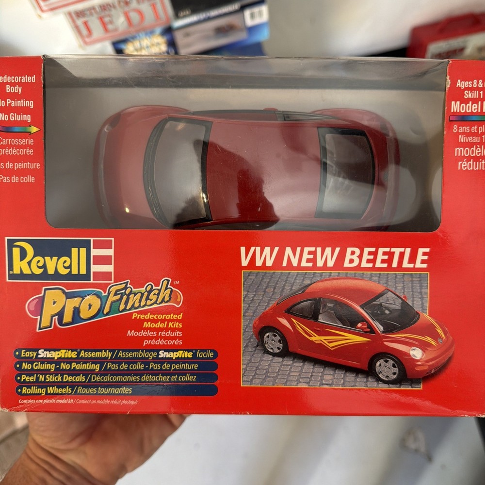Revell 1:24 Predecorated VW New Beetle Pro Finish Kit #85-1337 NIB