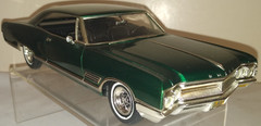 1966 BUICK WOLDCAT 2 DOOR HARDTOP PROFESSIONAL BUILT SCREW MODEL KIT