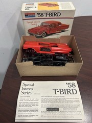 Monogram ’58 T-Bird Special Interest Series 2 Kit 1/24 Scale