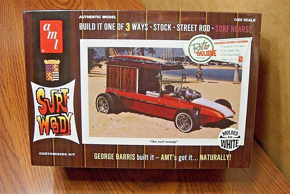 AMT GEORGE BARRIS SURF WOODY 1/25 SCALE MODEL KIT molded in white