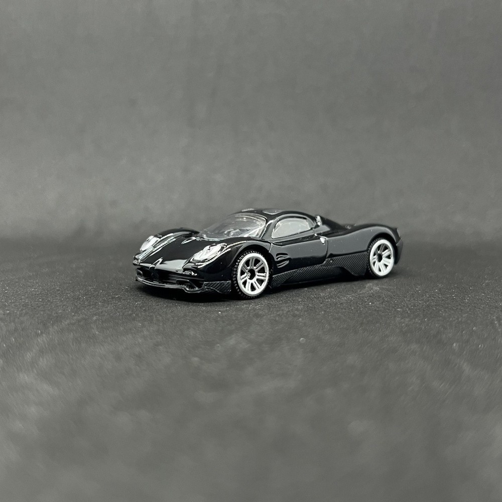 Pagani Utopia Caron Black 1/64 Diecast Car Model Toy Alloy Auto Miniature Gift