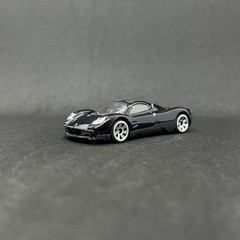 Pagani Utopia Caron Black 1/64 Diecast Car Model Toy Alloy Auto Miniature Gift