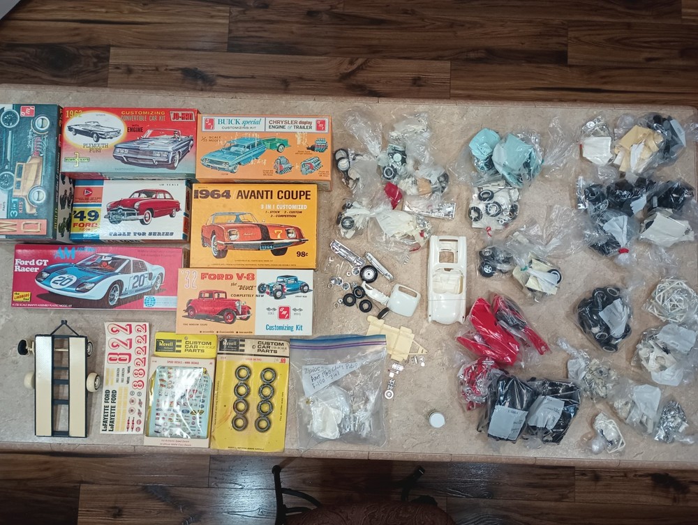 Vintage 60’s 70’s MODEL KIT Junkyard Graveyard Car Parts Boxes LOT Huge 750+