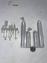 1:25 1:24 Model Tools Acetyl & Oxygen Tank
