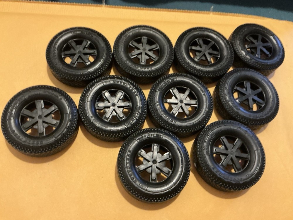 1 25 scale model parts Diamond Reo Goodyear Tire Set Only