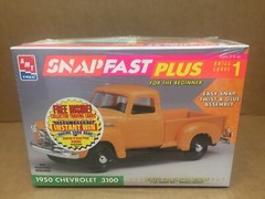 AMT 1950 CHEVY CHEVROLET 3100 SNAPFAST 1:25 MODEL KIT UN-OPENED STILL SEALED