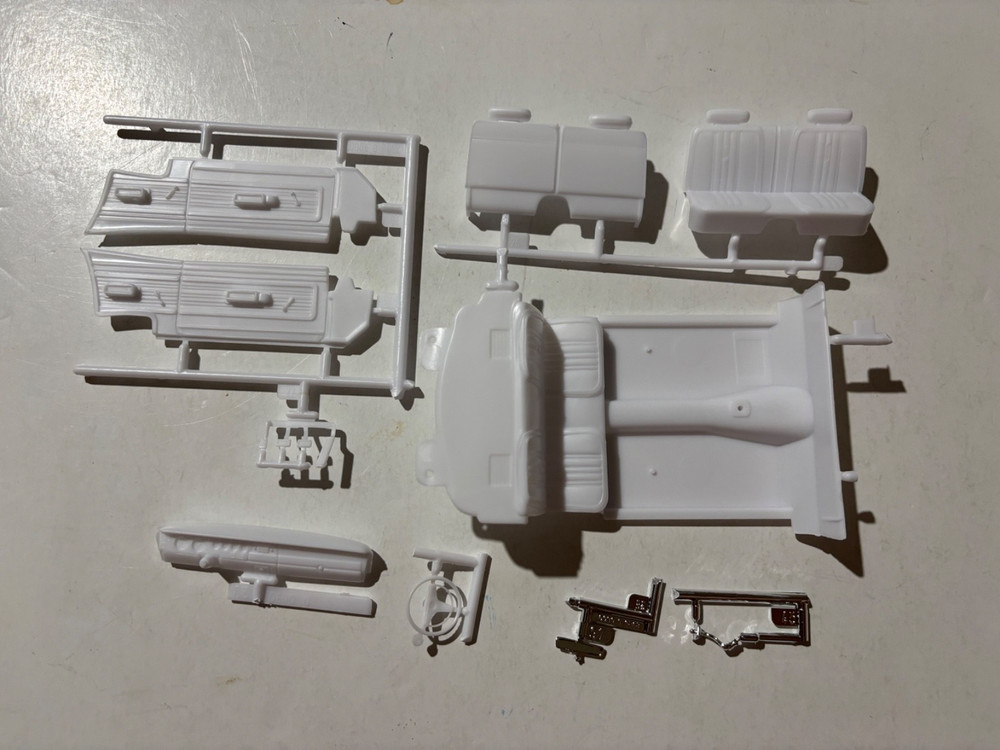 Model Car Parts – Revell 1970 Plymouth Road Runner Interior Parts ONLY 1/24
