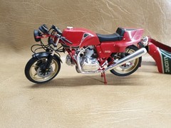 Tamiya 1:12 Scale Ducatil 900 Mike Hailwood Replica Model Kit # 14019 Assembled
