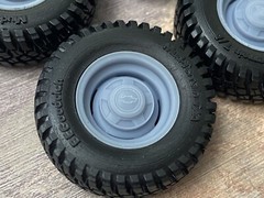 1/24 Scale: 18-Inch “80’s Suburban” Wheels W/ Mud Tires; Jeep, Resin 1/25
