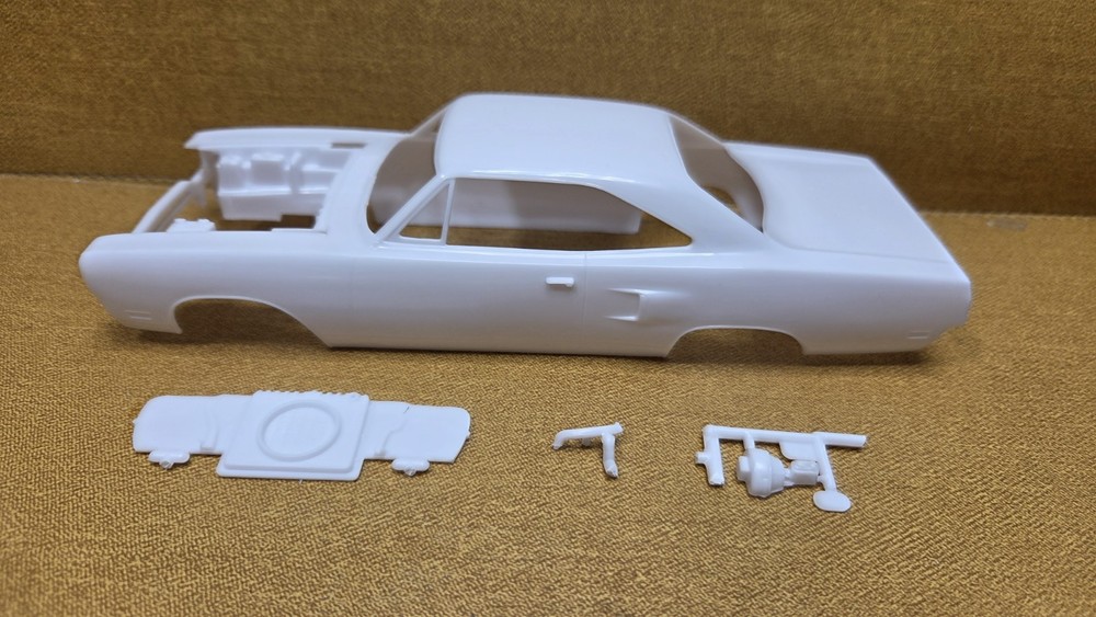 1970 Plymouth Road Runner BODY SHELL 1/24 Scale Revell NEW Model Kit PARTS