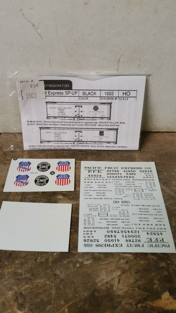 Walthers 1503 Pacific Fruit Express Southern Pacific Union Pacific Decals HO REF