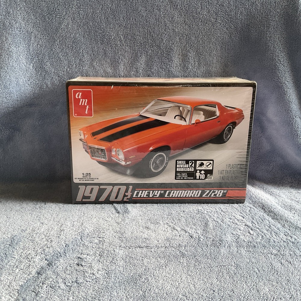 AMT 1970 1/2 Chevy Chevrolet Camaro Z28 1:25 Scale Plastic Model Car Kit 635