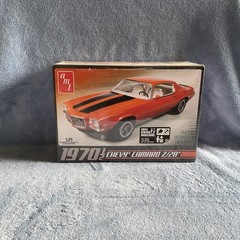 AMT 1970 1/2 Chevy Chevrolet Camaro Z28 1:25 Scale Plastic Model Car Kit 635