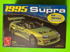 1995 TOYOTA SUPRA MODEL KIT AMT ROUND 2 1/25 SCALE NEW SEALED COOL LOOK!!